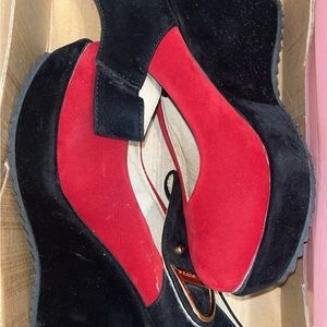 ✧red and black heels - size 5 1/2